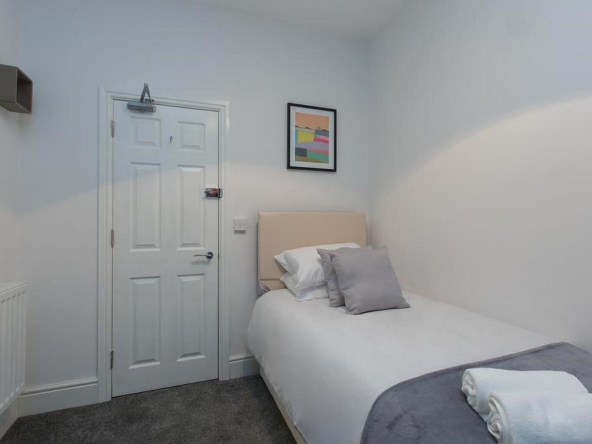 Townhouse @ 166 Ruskin Road Crewe Eksteriør bilde