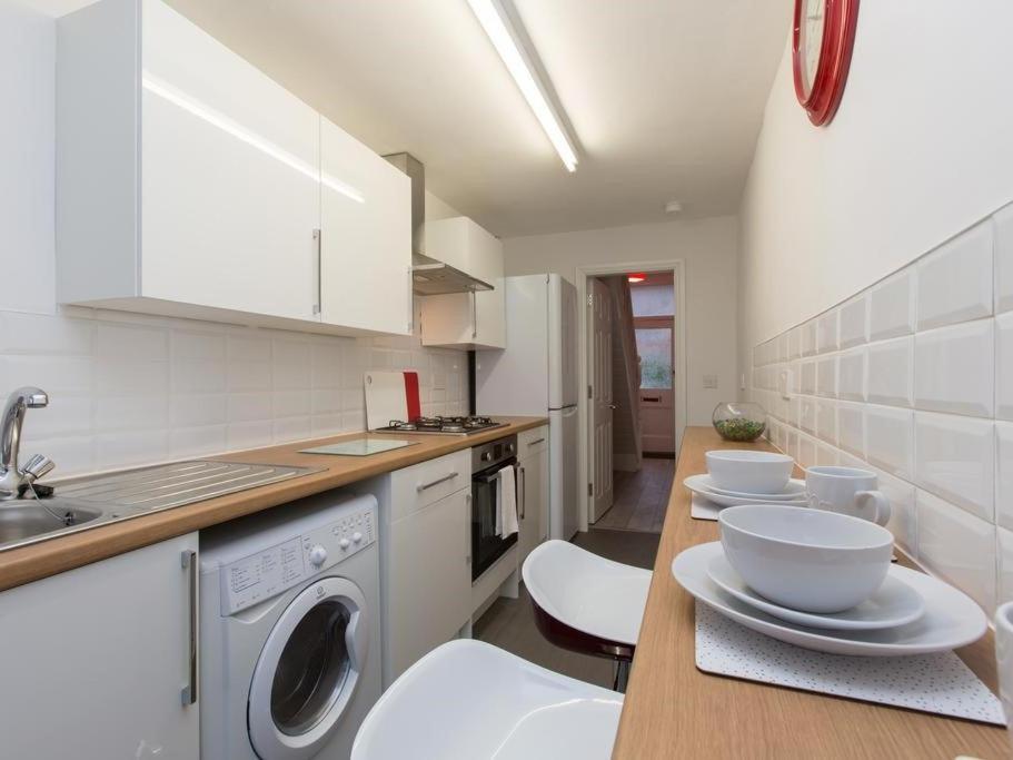 Townhouse @ 166 Ruskin Road Crewe Eksteriør bilde