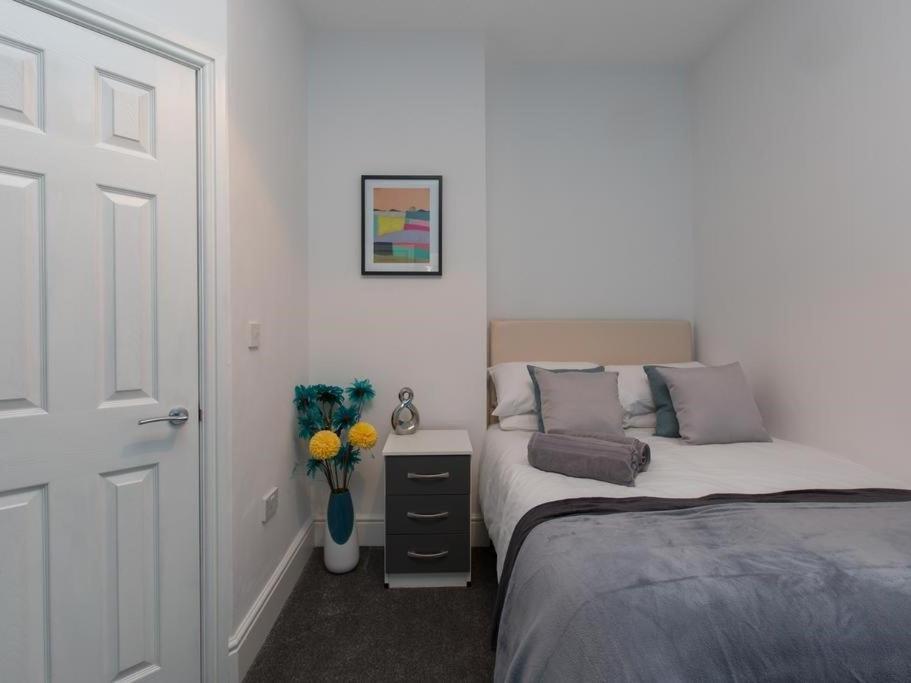Townhouse @ 166 Ruskin Road Crewe Eksteriør bilde