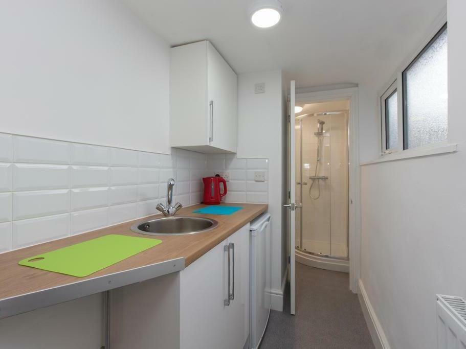 Townhouse @ 166 Ruskin Road Crewe Eksteriør bilde