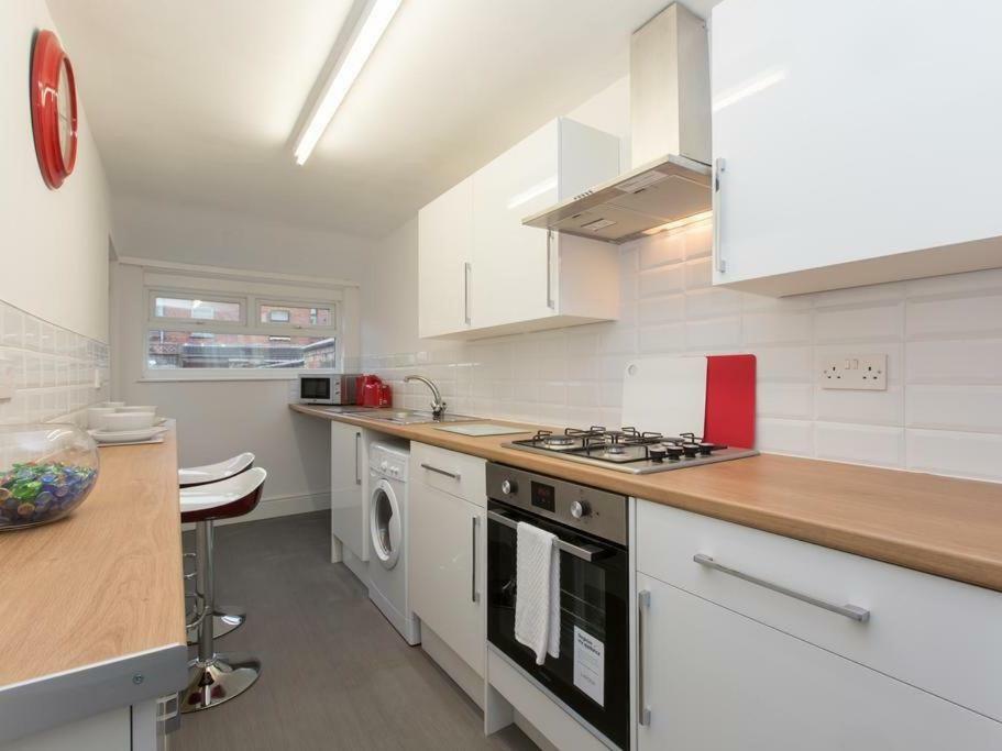 Townhouse @ 166 Ruskin Road Crewe Eksteriør bilde